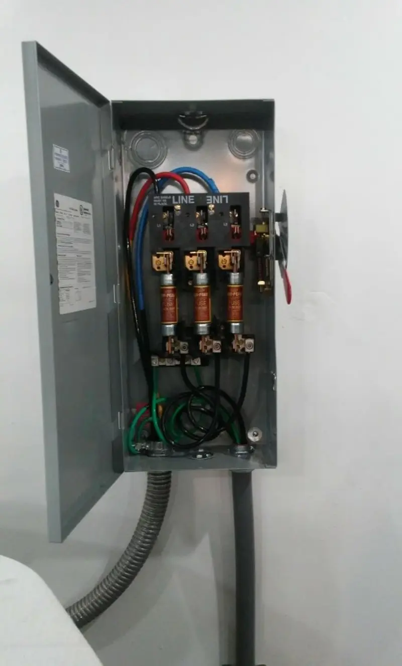 Three-phase disconnect switch installed for Smoke Detector Installation in Cutler